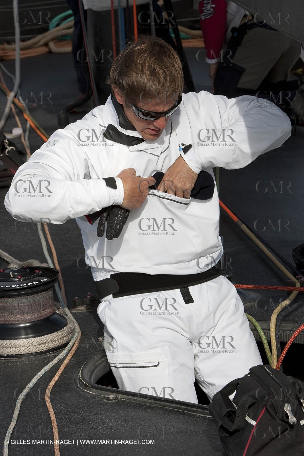 06 02 2010 - Valencia (ESP) - 33rd America's Cup - BMW ORACLE Racing - Day off 1 - Getting the yacht ready