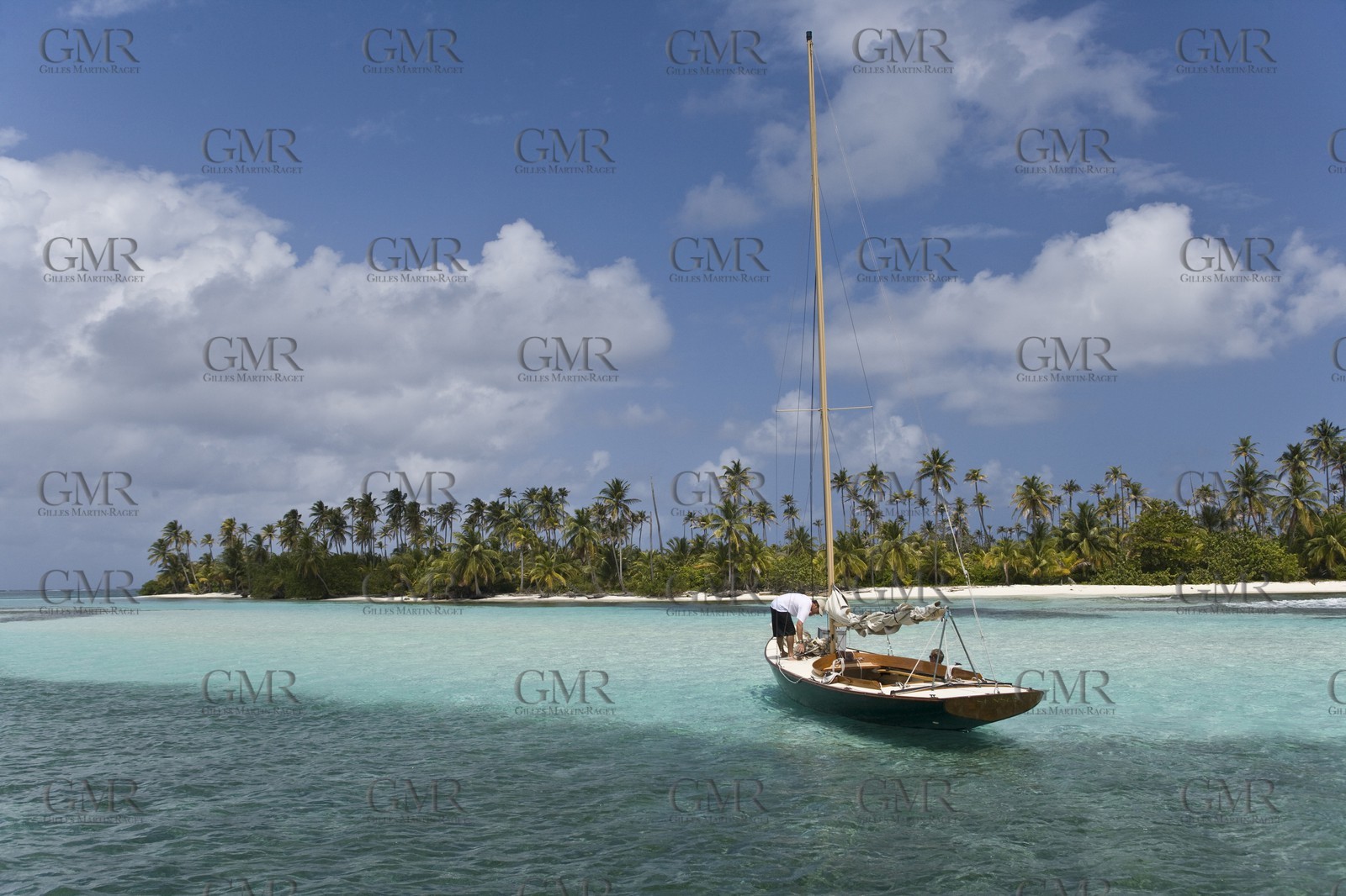 01 02 2008 - San Blas Archipelago (Panama) - Motor Yacht Senses