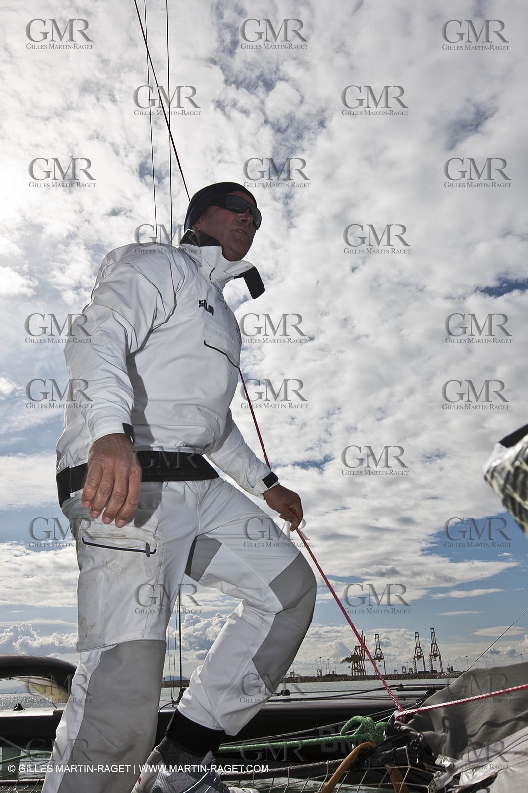 06 02 2010 - Valencia (ESP) - 33rd America's Cup - BMW ORACLE Racing - Day off 1 - Getting the yacht ready