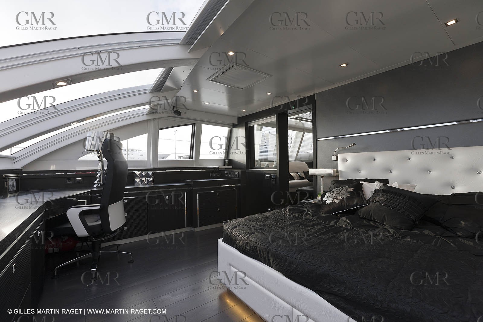 25 02 2011 - La Ciotat (FRA,13) - Super Yachts - Chantier H2X - Cartouche