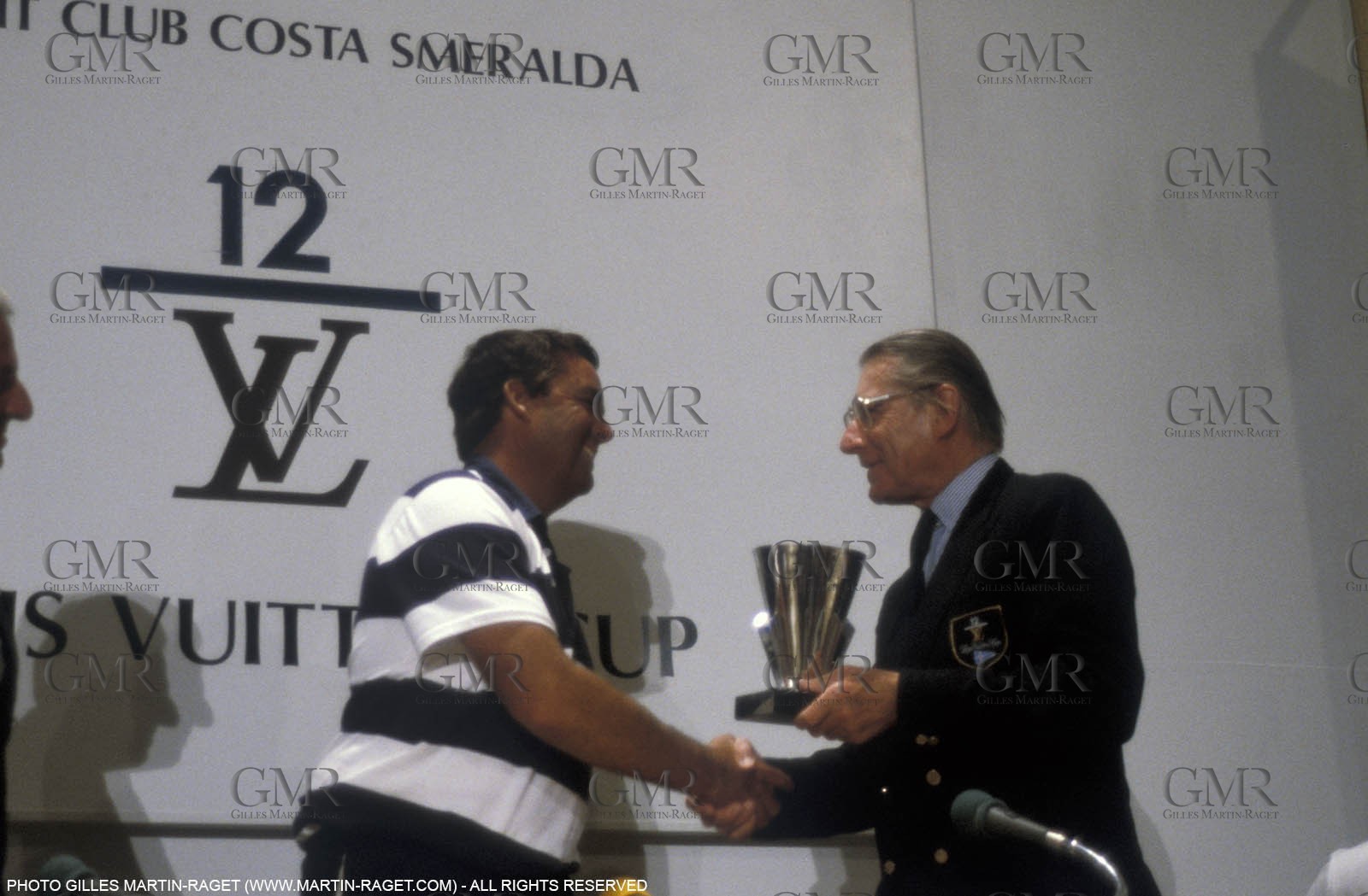 America's Cup, Fremantle 1987 Dennis Conner is given Louis Vuitton Cup by Henri Racamier