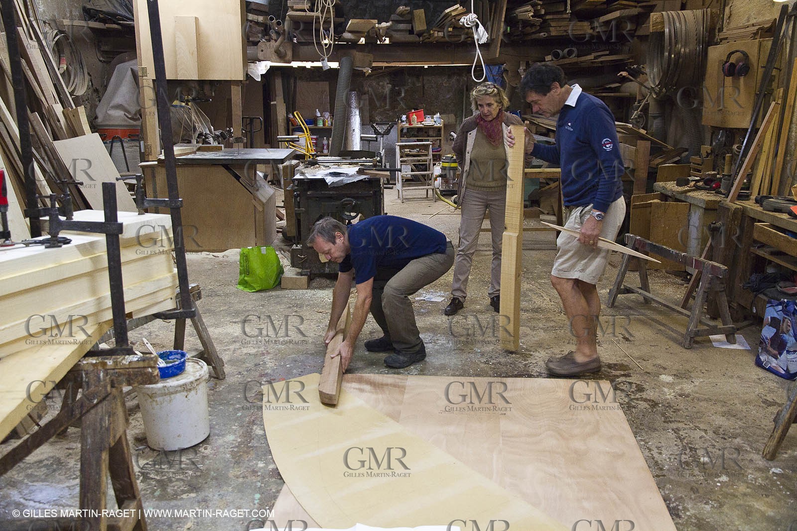5 11 2011 - Marseille (FRA,13) - Alcyon - construction - Marc and edith Frilet meet Daniel Scotto in his workshop
