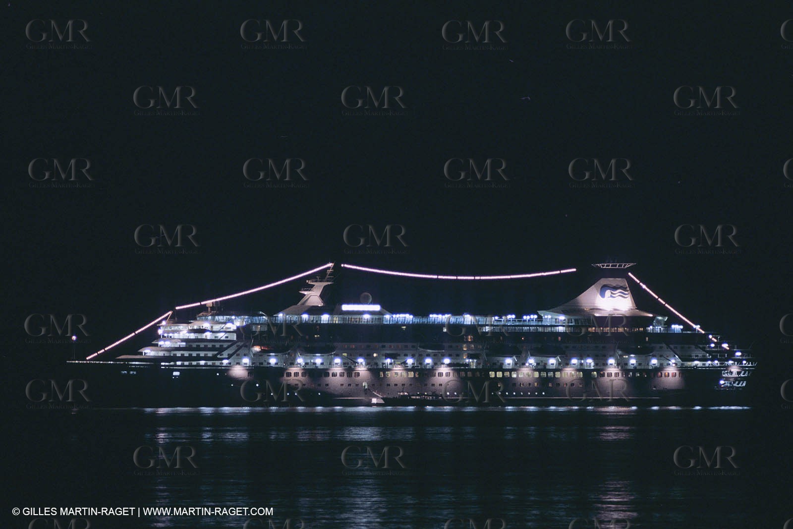 Paquebots, liners, cruise ships