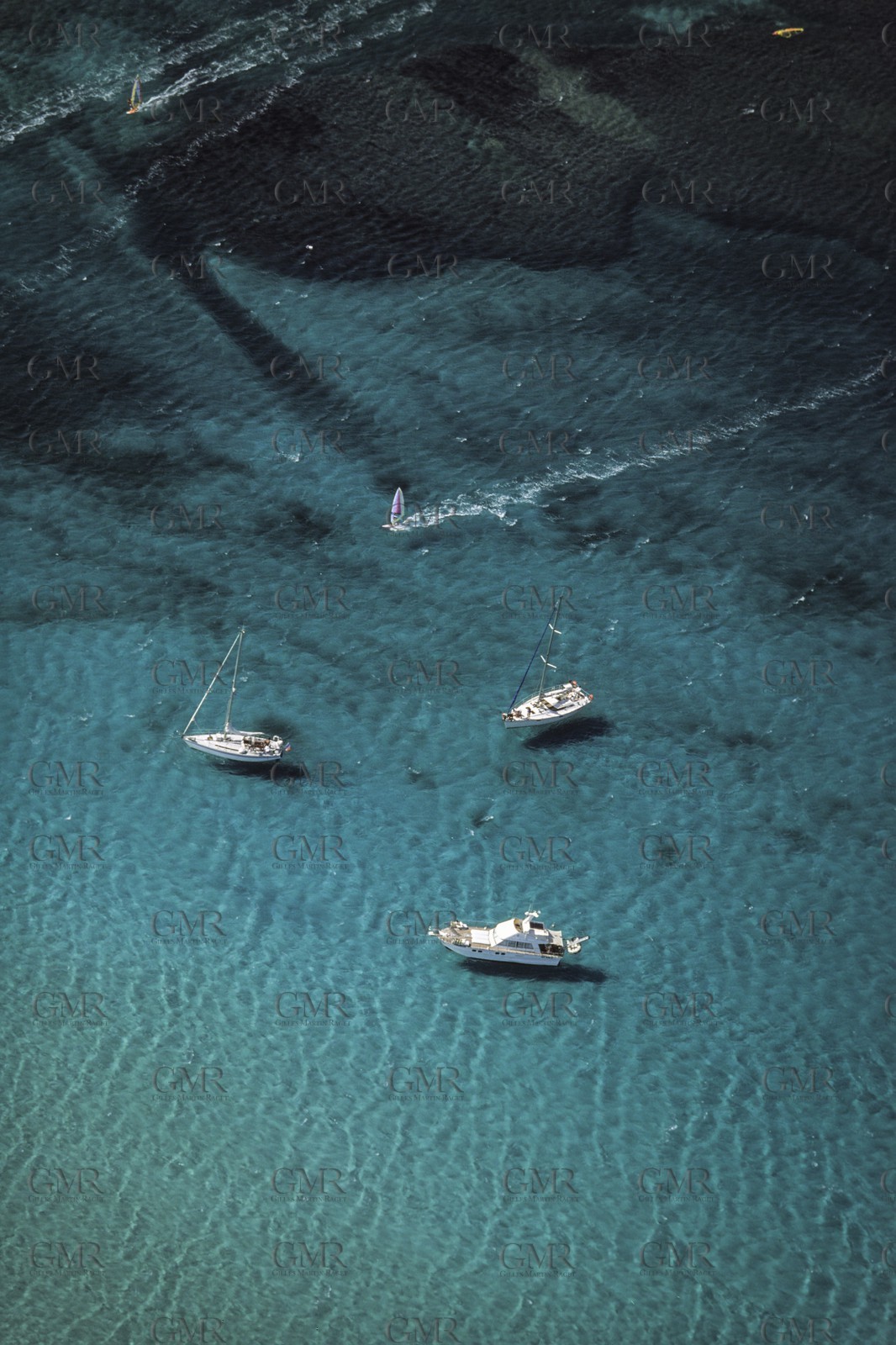 Landscapes and villages of Luberon national Park (FRA,04)