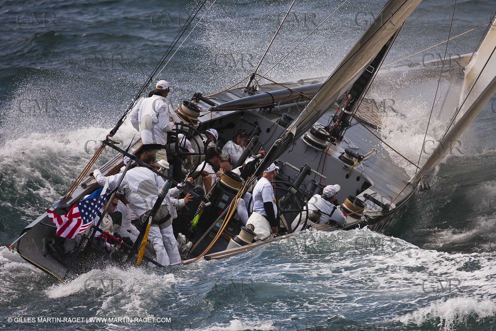 05 08 2010 - Cowes (UK, IOW) - The 1851 Cup -  BMW ORACLE Racing -  - Round The Island Race - From Ste Catherine to the Needles.