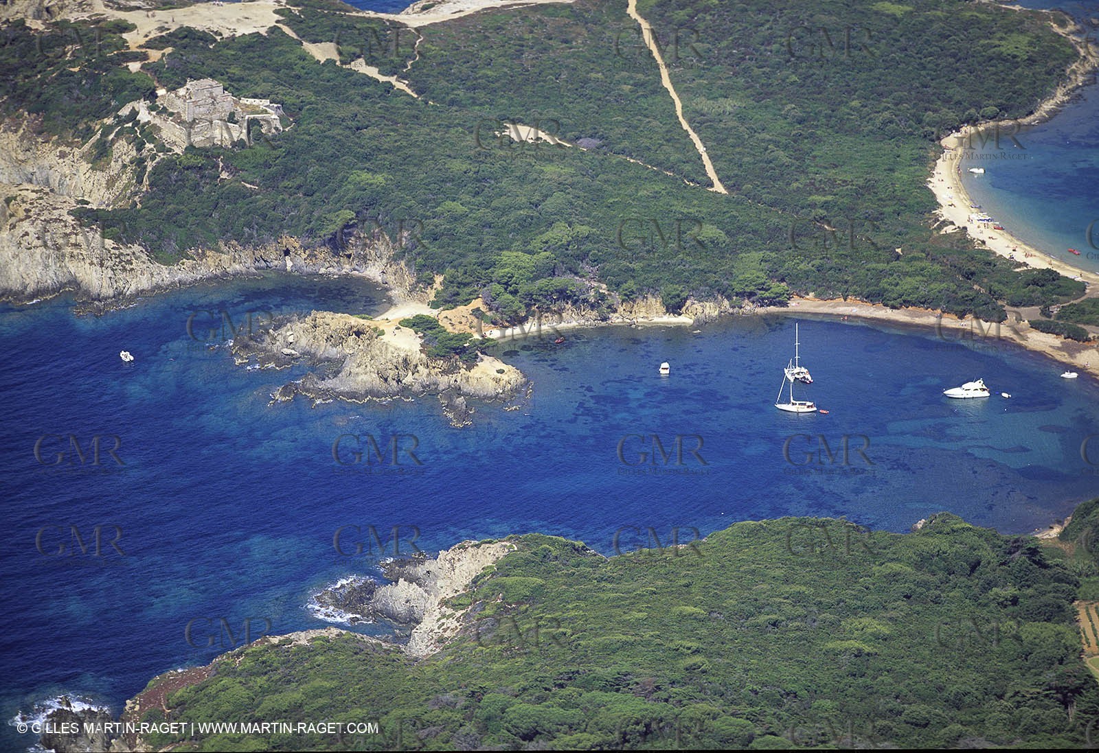 Porquerolles - plage et mouillage du Langoustier