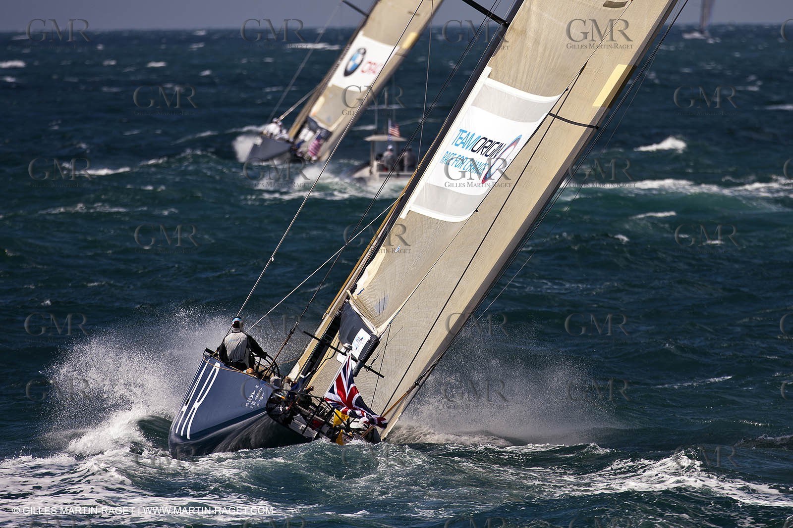 05 08 2010 - Cowes (UK, IOW) - The 1851 Cup -  BMW ORACLE Racing -  - Round The Island Race - From Ste Catherine to the Needles.