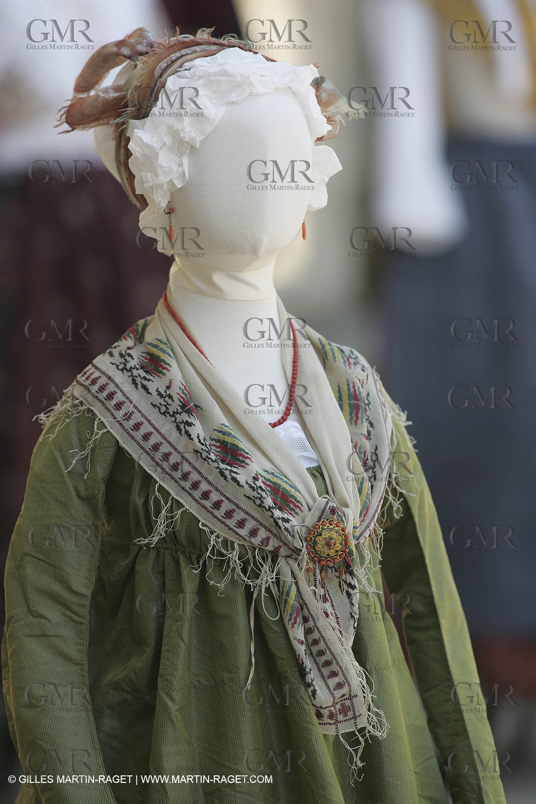 May 2004 - La Tour d'Aigues (FRA, 84) - Old costumes for women of the South exhibition