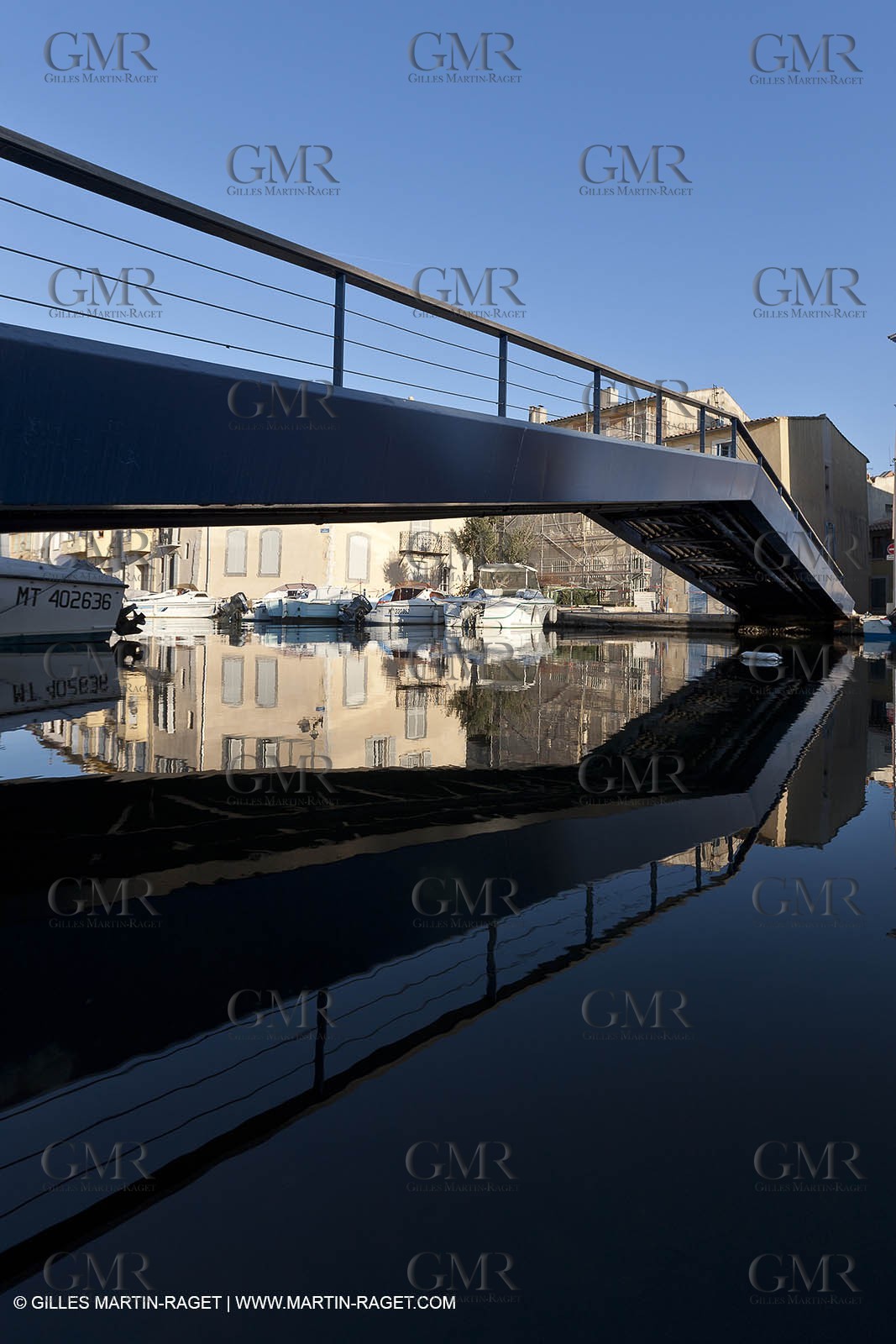 14 03 2012 - Martigues (FRA,13) - neighborhood Le Miroir (the mirror)