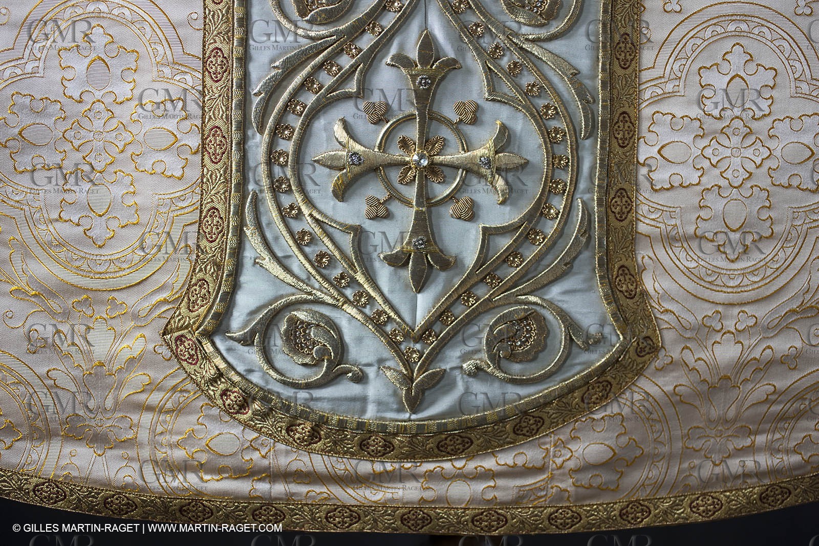 04 02 2013 - Marseille(FRA,13), Notre Dame de la Garde, liturgical clothing