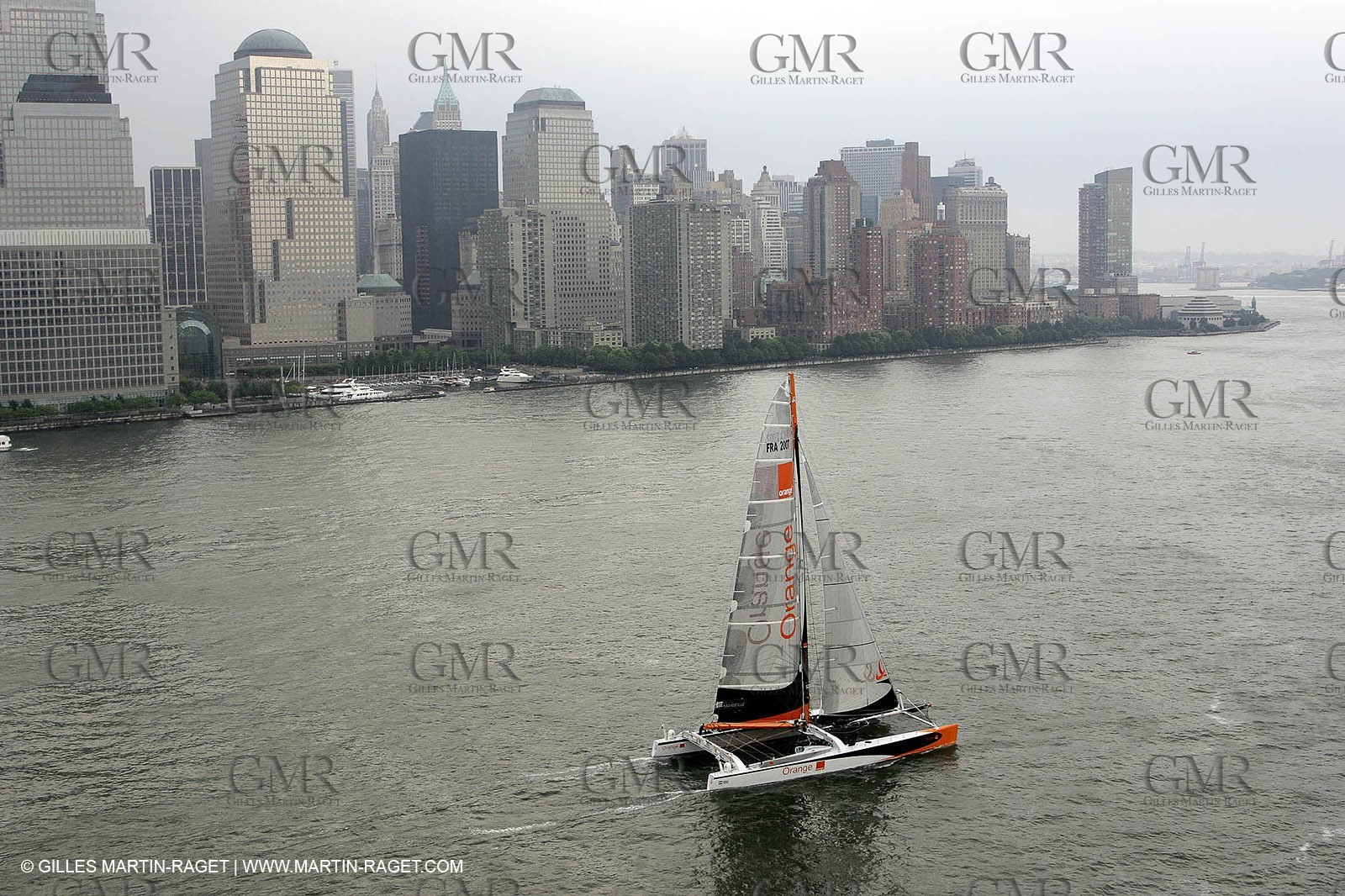 Orange II-Transatlantic record attempt-Sailing off NewTork before the start