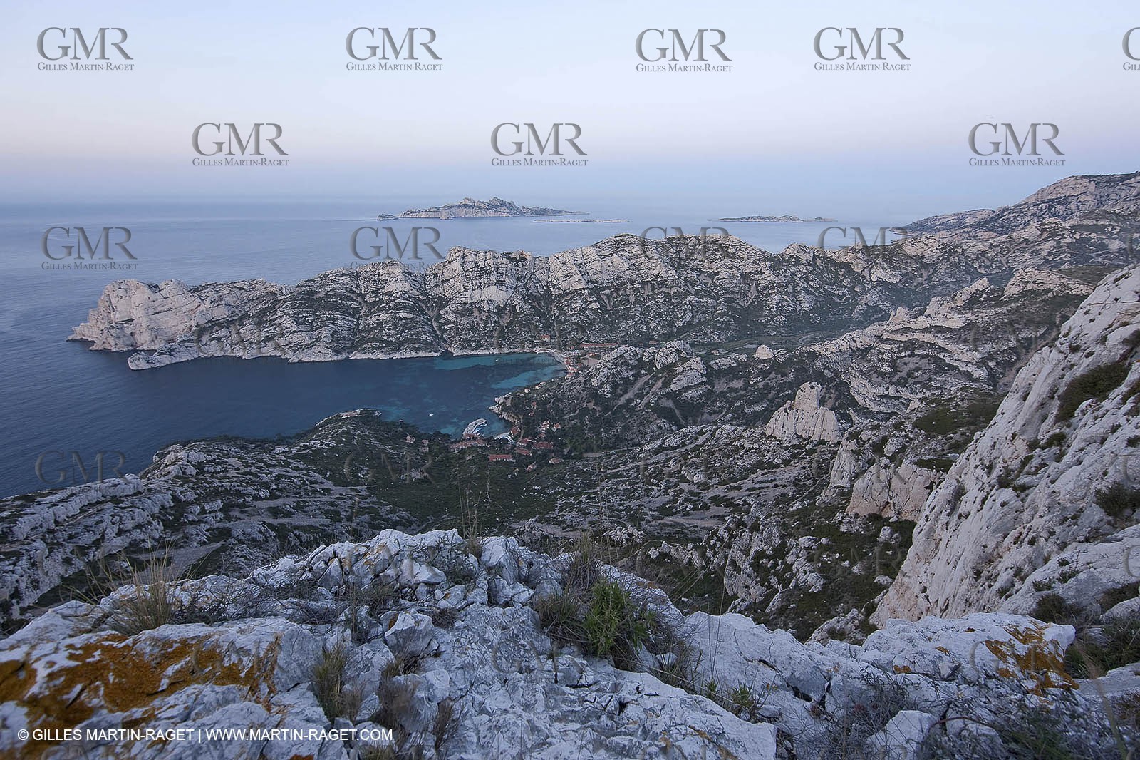 04 04 2009 - Marseille (FRA, 13) - Les Calanques - Calanque de Sormiou vue depuis le Baou Rond
