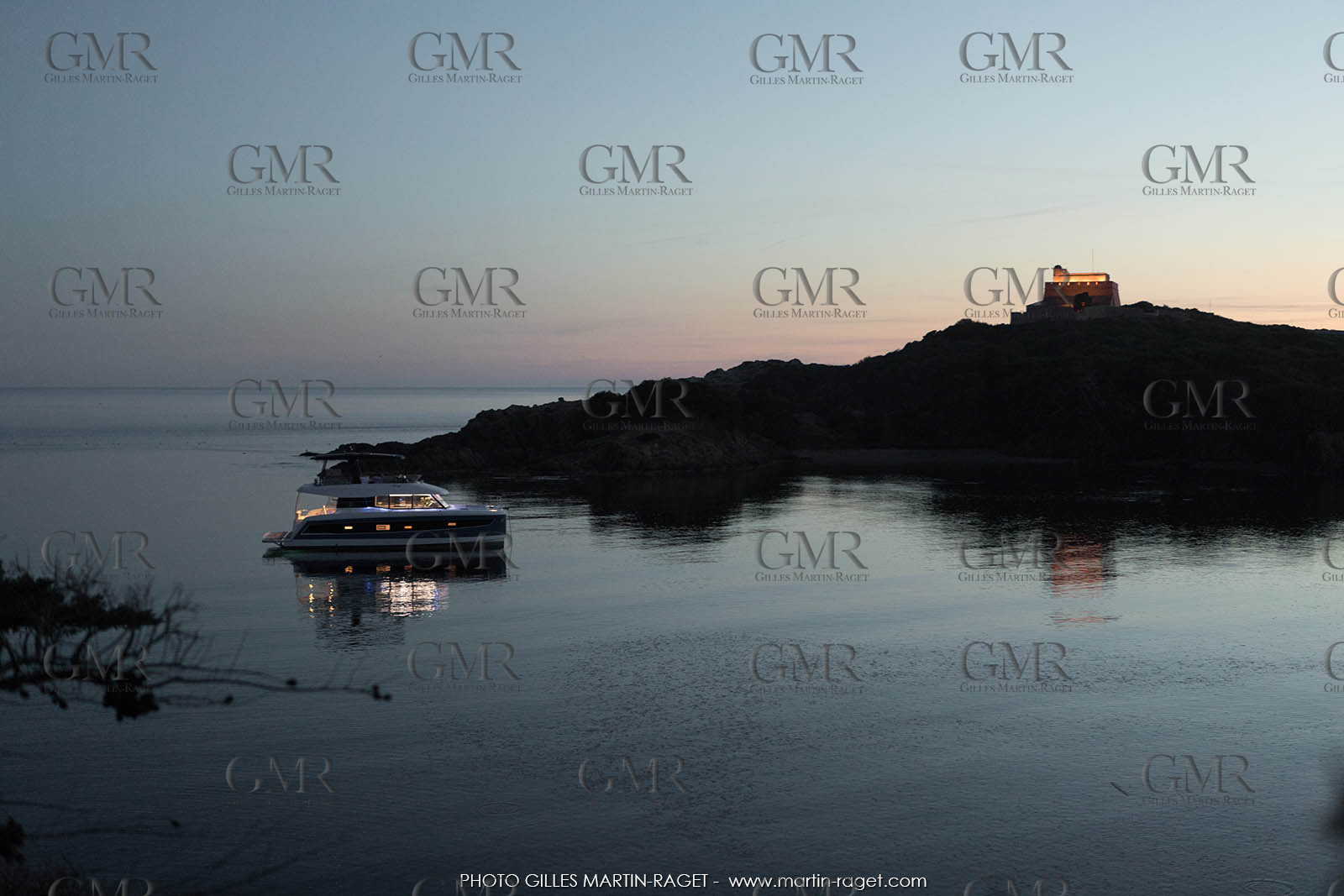 17 05 2017, Porquerolles (FRA,12), Fountaine-Pajot MY 44