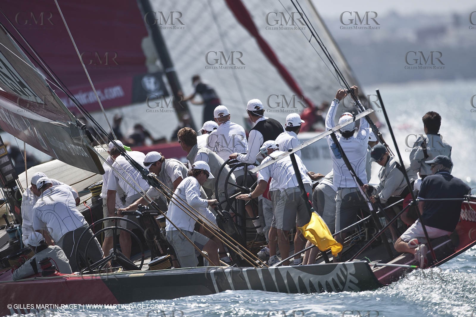23 01 2009 - Auckland (NZL) -  Louis Vuitton Pacific Series - BMW ORACLE Racing-Tuning up onboard Emirates Team New Zealand yacht
