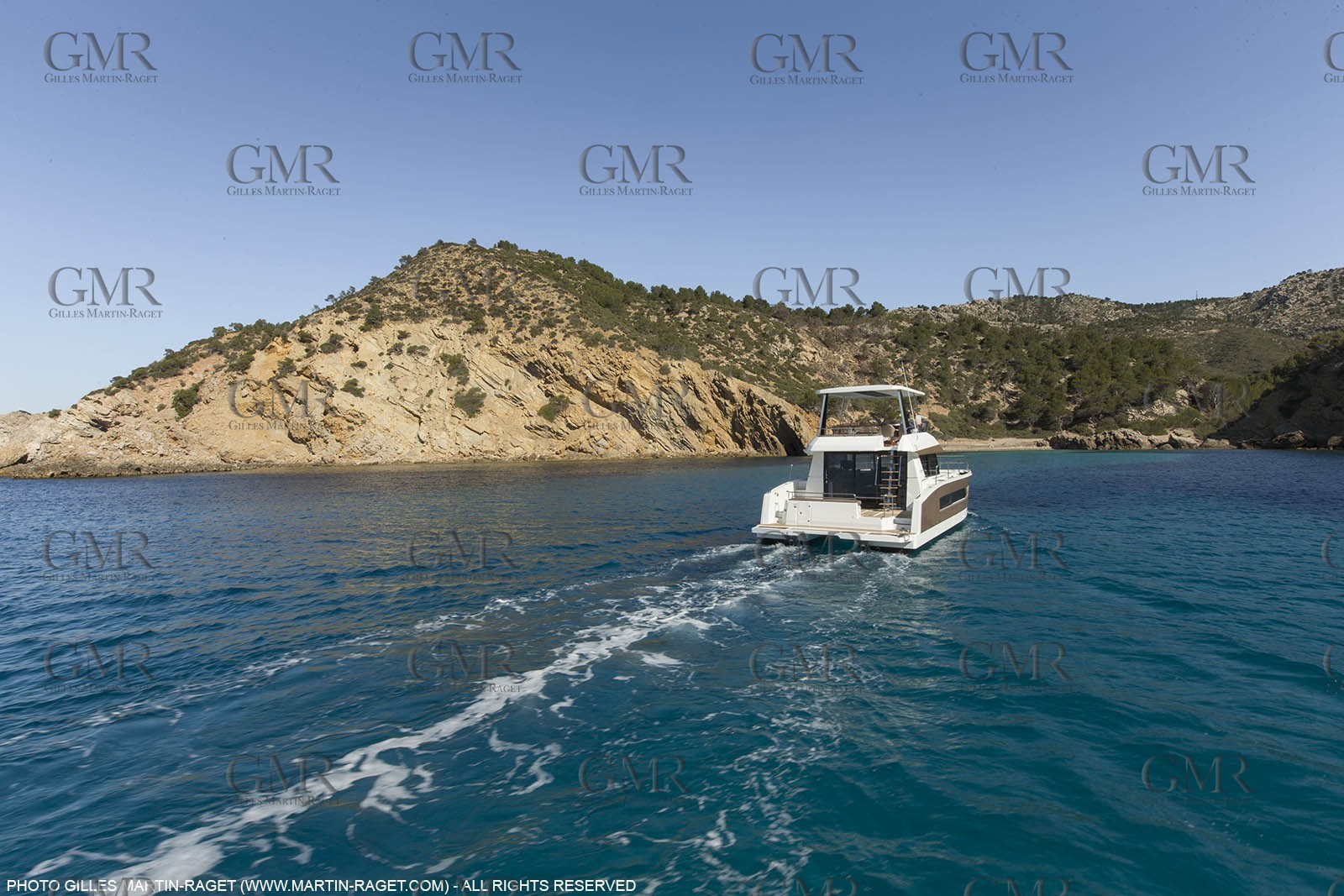 08 04 2015, Andraitx (Isla de Mallorca, Islas Baleares, ESP), Chantier Fountaine-Pajot, Motor Yacht 37