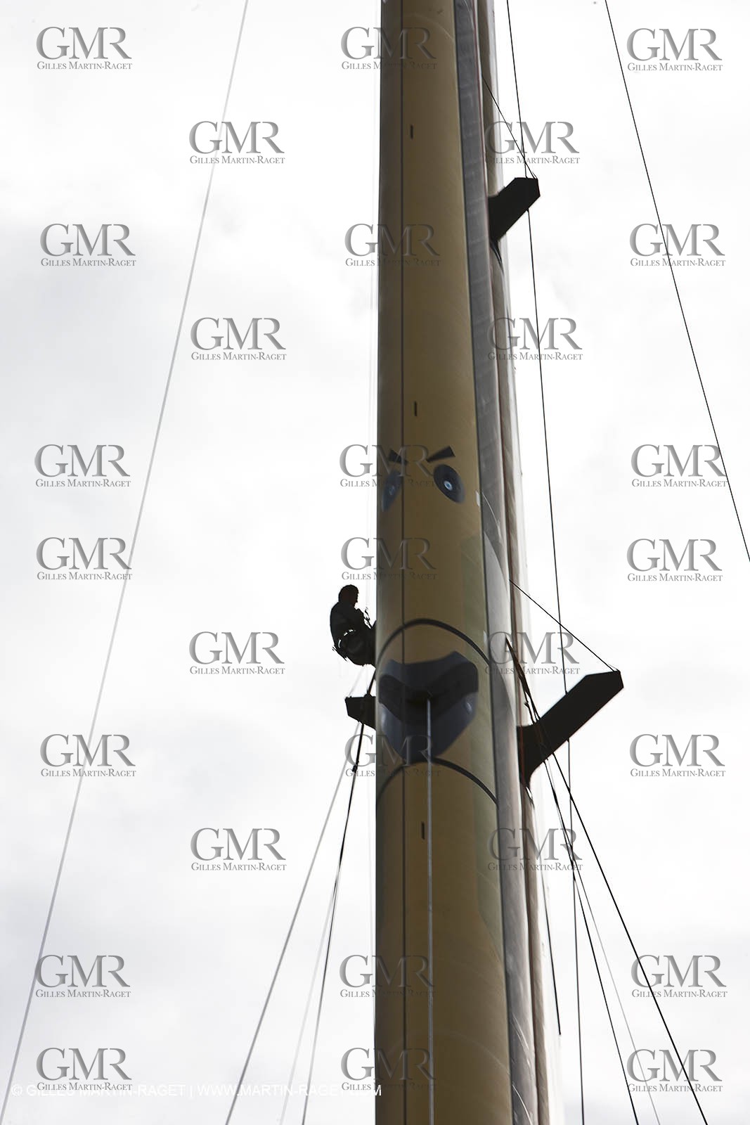 06 02 2010 - Valencia (ESP) - 33rd America's Cup - BMW ORACLE Racing - Day off 1 - Getting the yacht ready