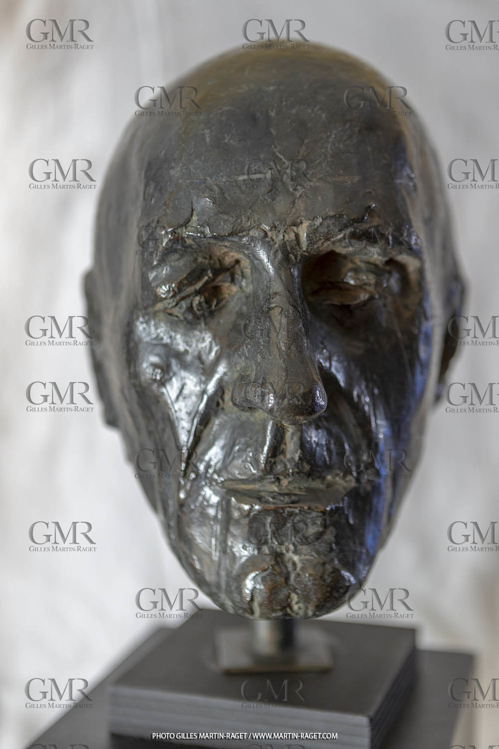 13 01 2003, Marseille (FRA,13), Oeuvre de Germaine Richier, Heinz, 1944, bronze patiné foncé, épreuve d'exposition, Fondeur : Susse, Paris, 30 X 19 X 24 cm, collection particulière