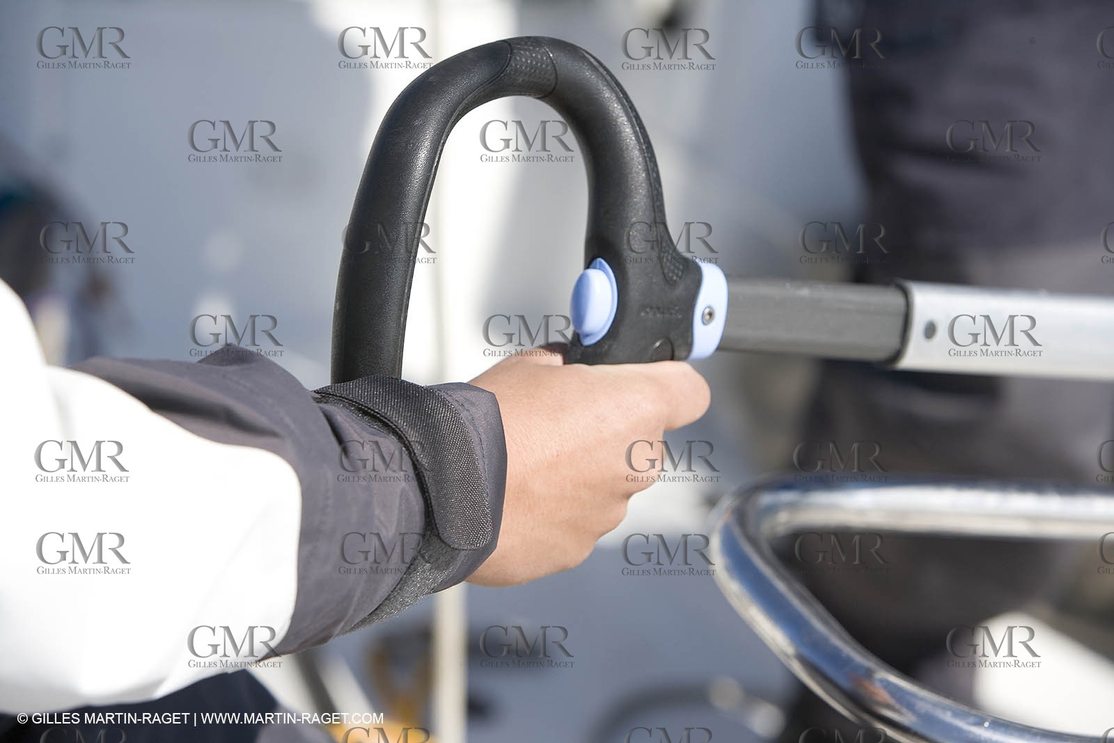 28 09 2007 - Marseille (FRA, 13) - Gamme vêtements de mer Aigle portée en.action par les navigateurs Marc Emig et Luce Molinier