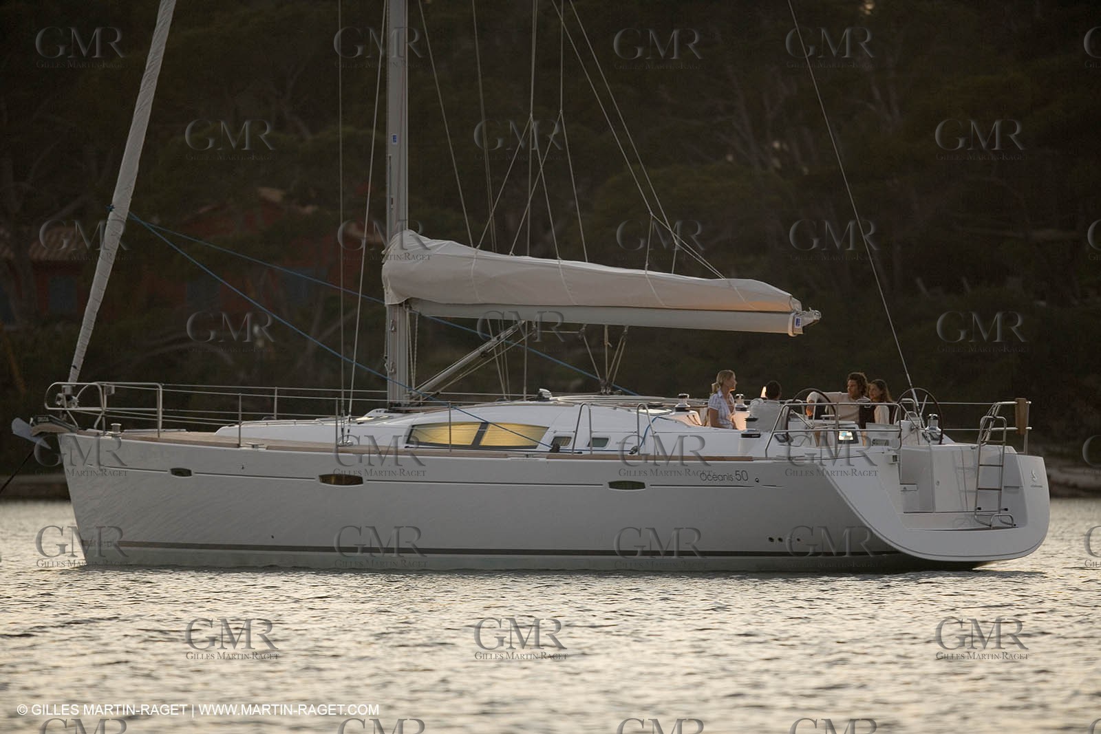 Cruising monohull mooring