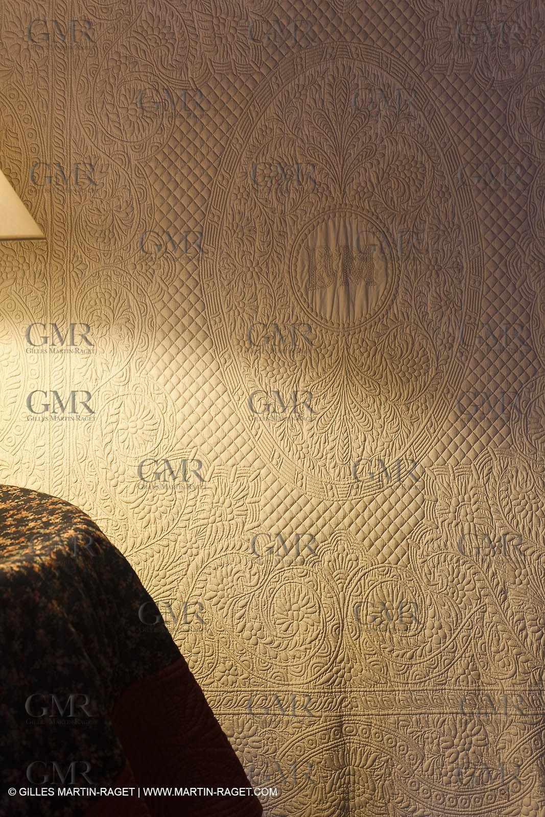 December 2009 - Boutis