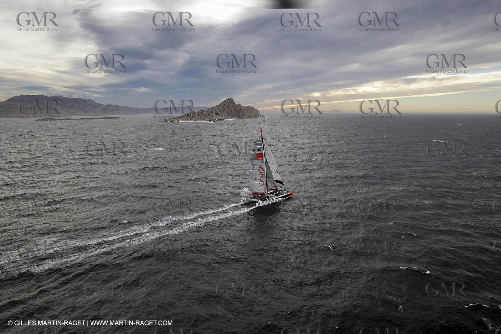 Orange II - 2004 Mediterranée Record - Start off Marseilles