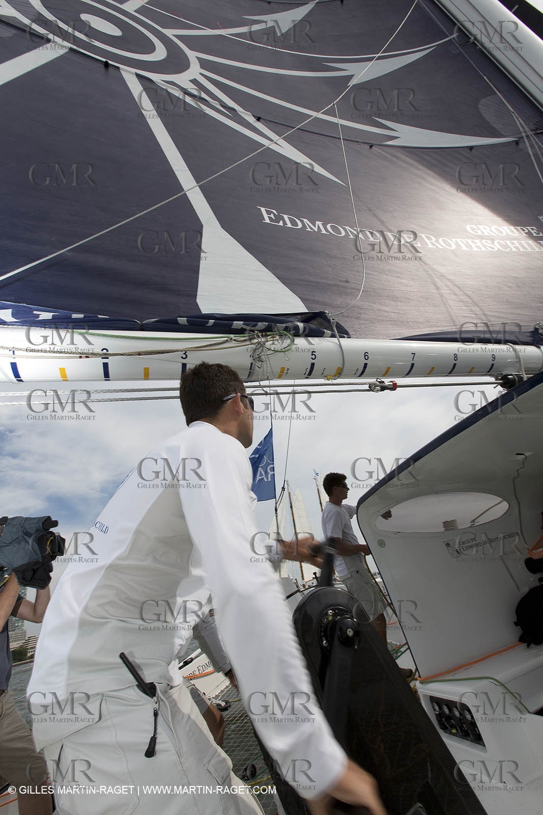 05 07 2012 - New York (USA) - Ocean Krys Race - Speed runs in fornt of NY city