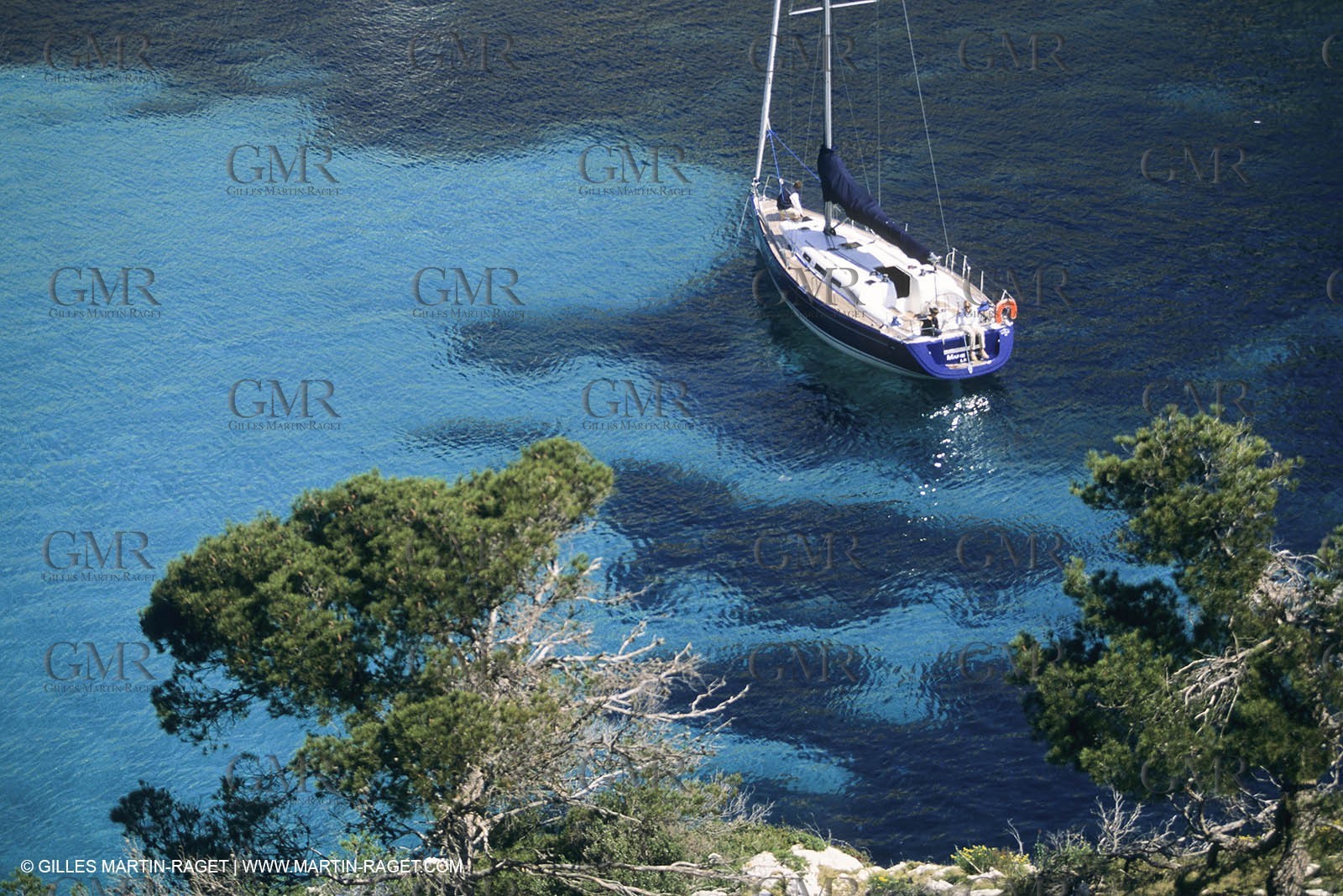 sailing, cruising, monohull at the mooring