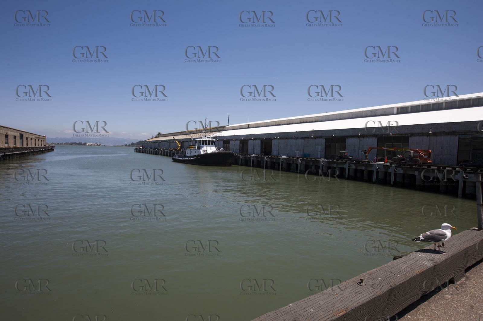 07 06 2011 - San Francisco (USA,CA) - 34th America's Cup - Event sites -  The Piers in their state of origin - Pier 19