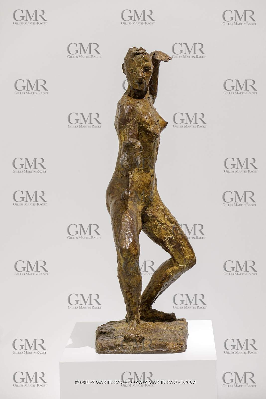 02 05 2023, Paris (FRA), oeuvre de Germaine Richier, Exposition Centre Pompidou 2023,  L'Escrimeuse (sans masque), 1943, bronze patiné foncé, Fondeur :  M. Pastori, Genève, 100 x 67 x 36 cm, Kunsthaus Zürich, Collection Dr. H.E. Mayenfisch, 1946