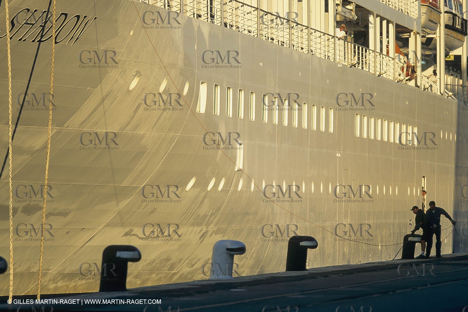 Monde maritime, opérations porturaires, ports, manoeuvres, marine world, harbour operations, maritime shipping,