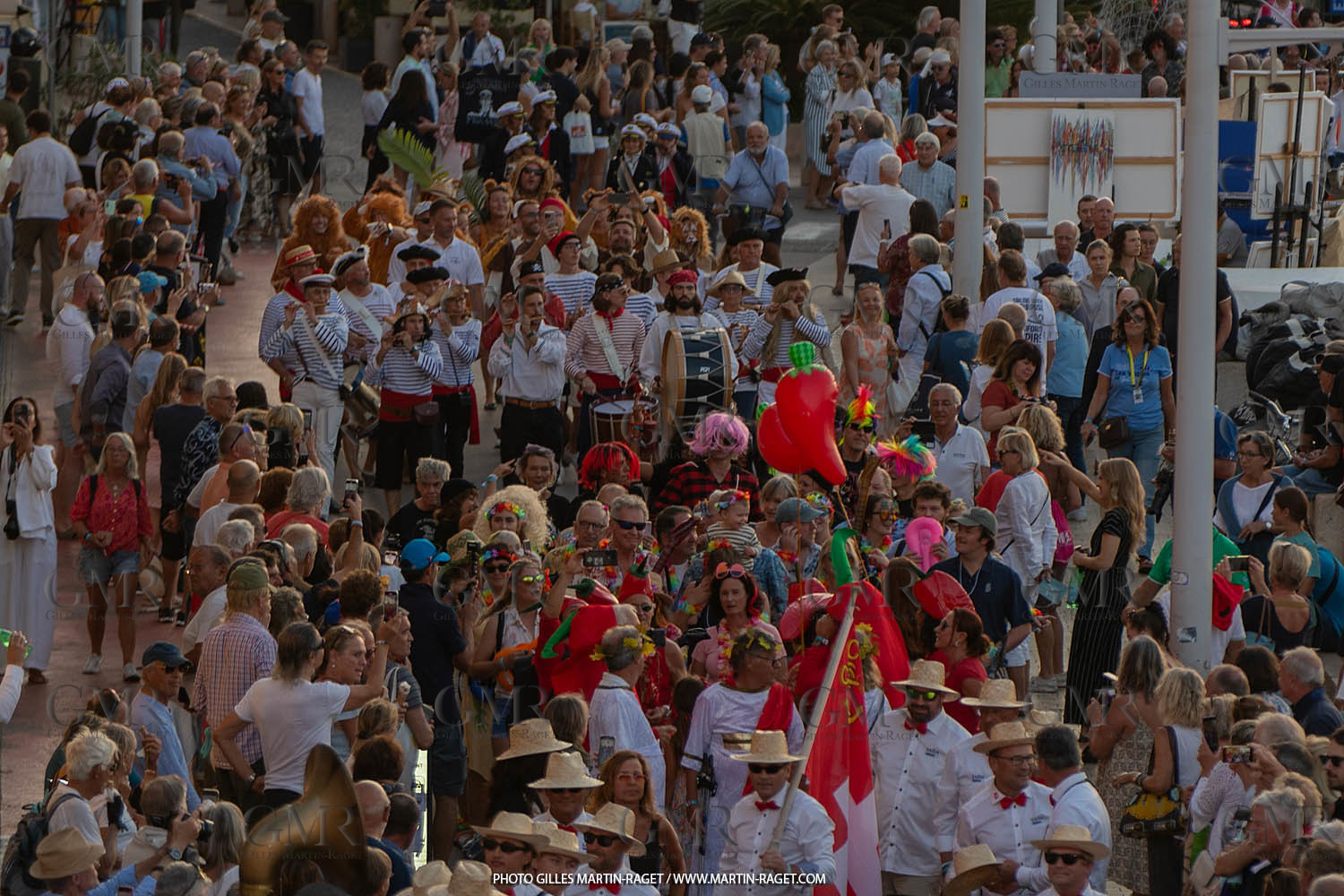 05 10 2023, Saint-Tropez (FRA,83), Les Voiles de Saint-Tropez 2023, RAce Day 5, Défilé des équipages