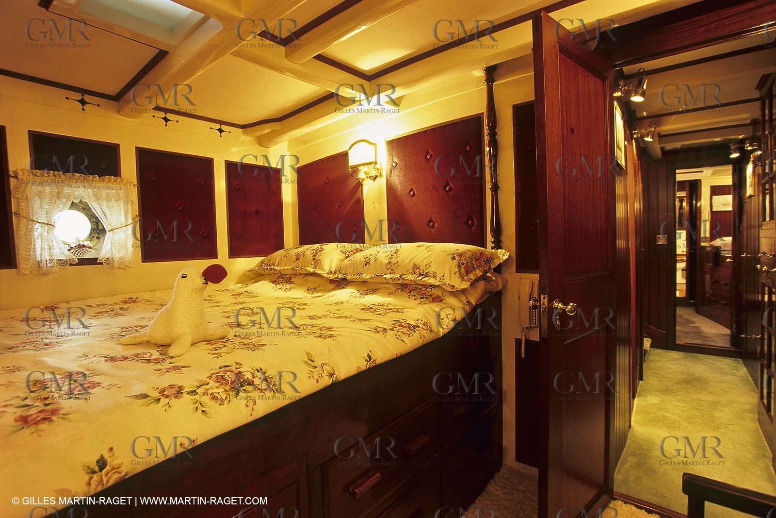 MOTORYACHT Bois180.jpg