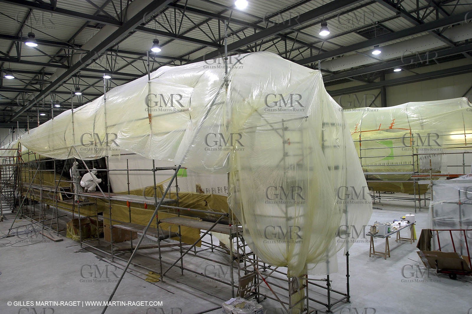 Vannes - Multiplast Boatyard - Orange II painting