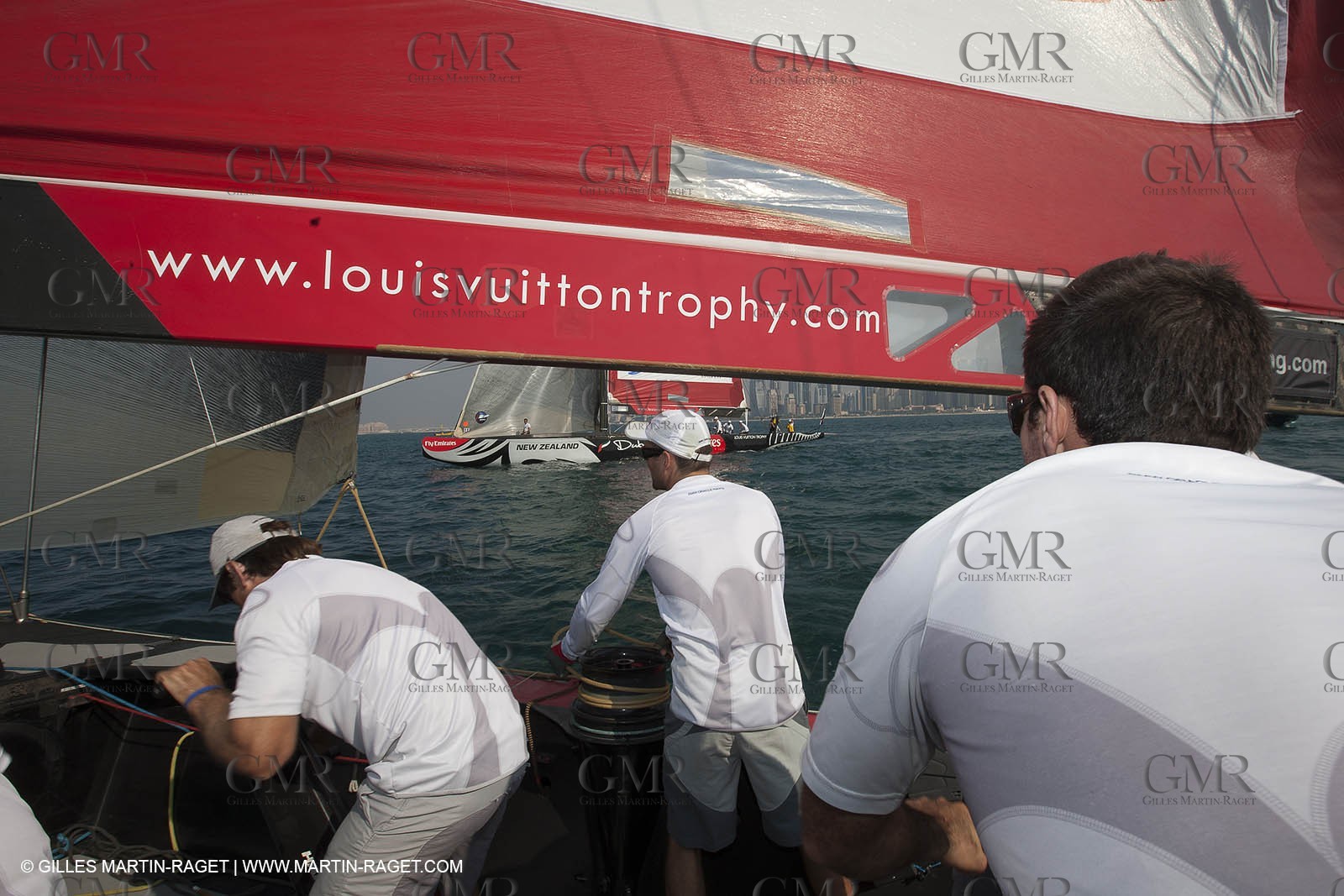 14 11 2010 - Dubai (UAE) - Dubai Louis Vuitton Trophy -  BMW ORACLE Racing - Training - Onboard Vs All 4 one