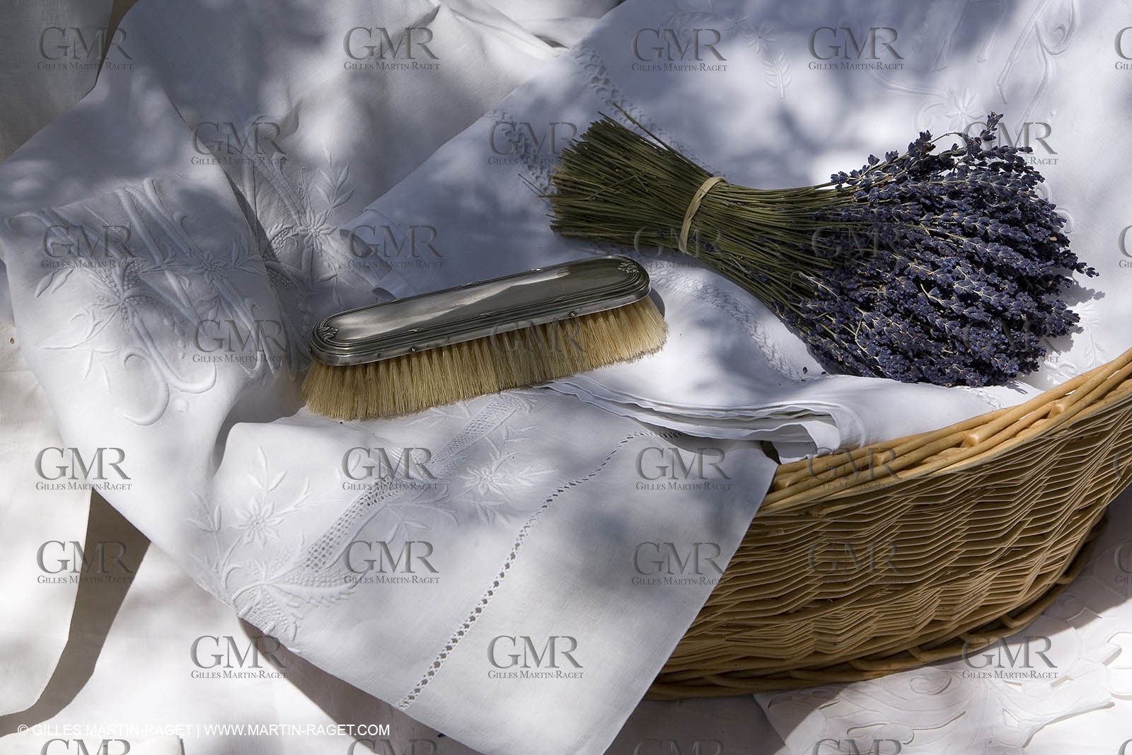 Vallon raget, nice household linen