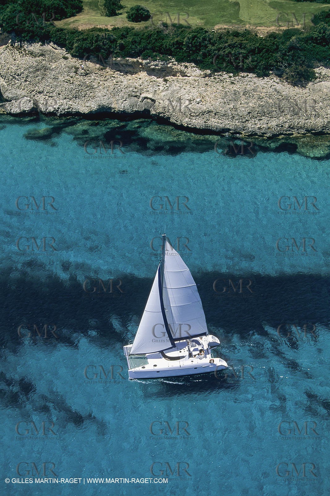 Sailing, cruising, multihull under sail