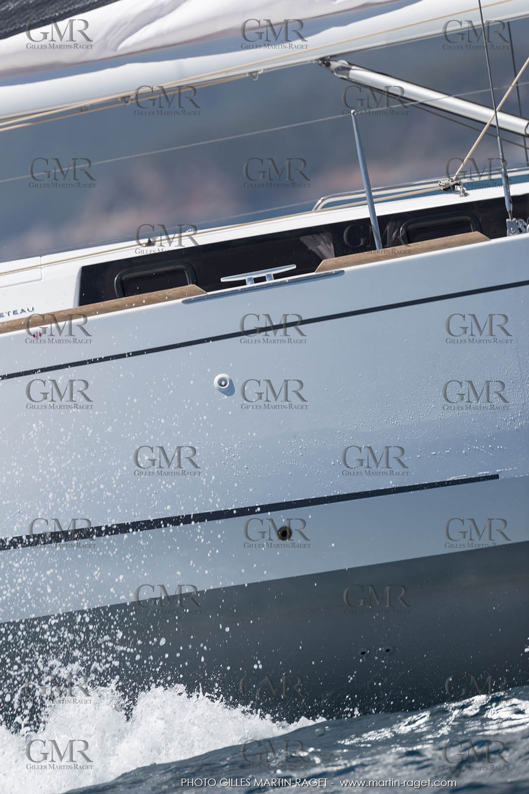 04 07 3017; Les EMbiez (FRA; 83) - Chantier Beneteau; Oceanis 38.1