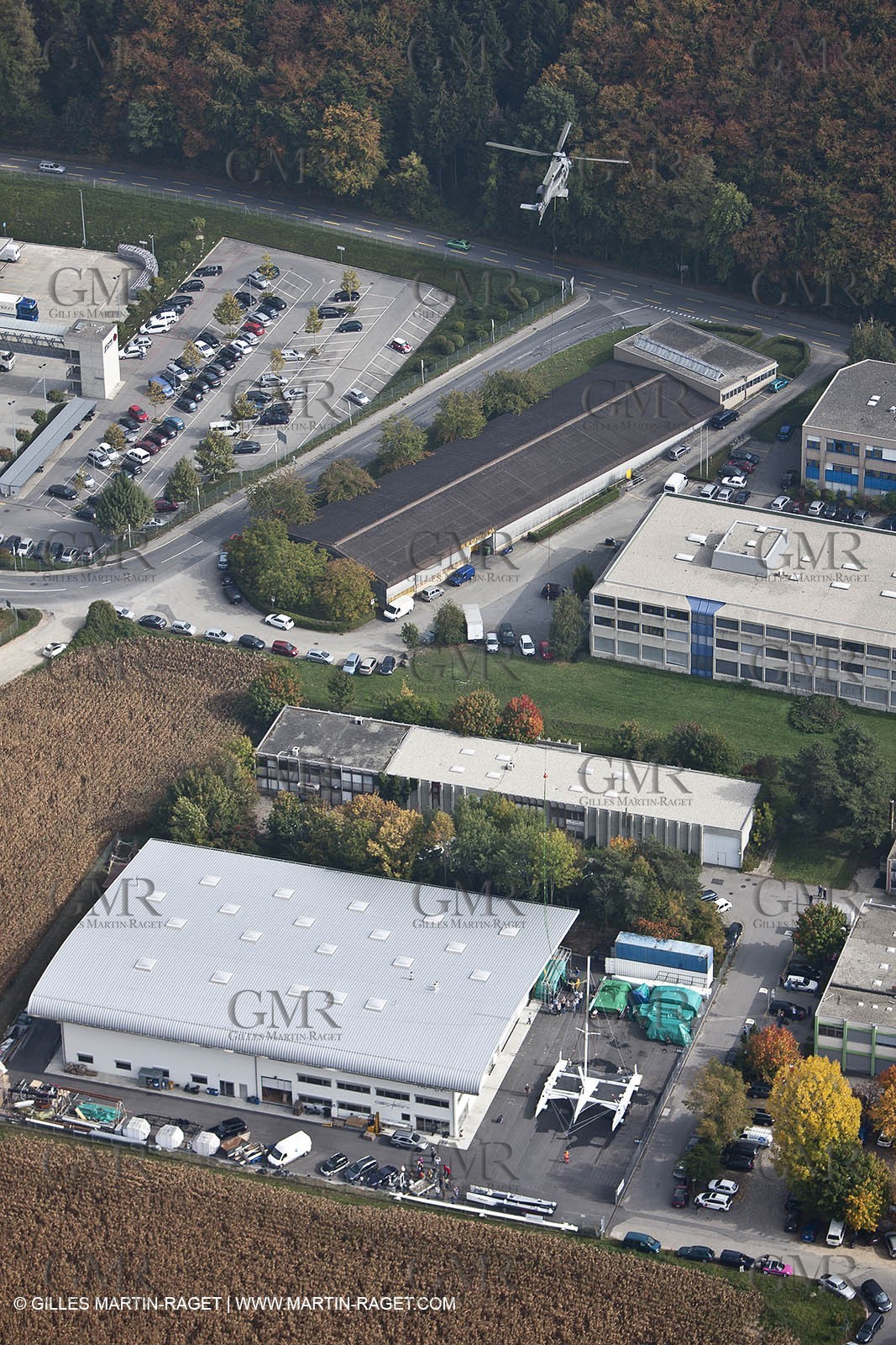 08 10 10 - St Sulpice (SUI) - Hydroptere.ch touches water