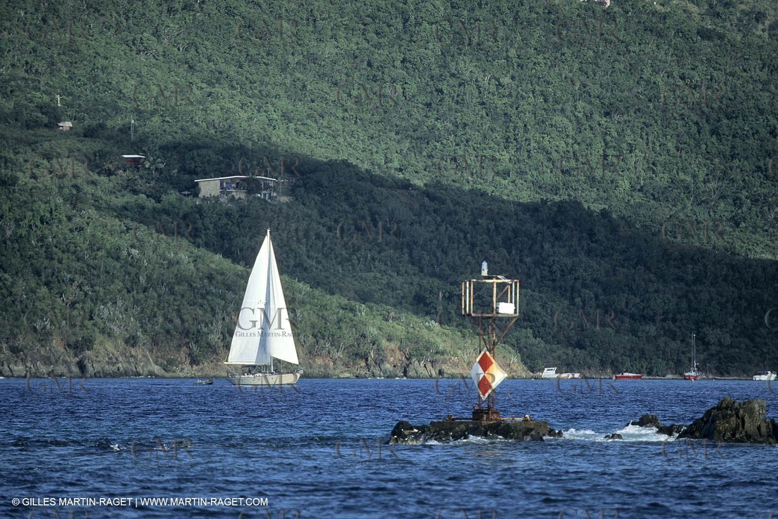 Crusing monohull sailing