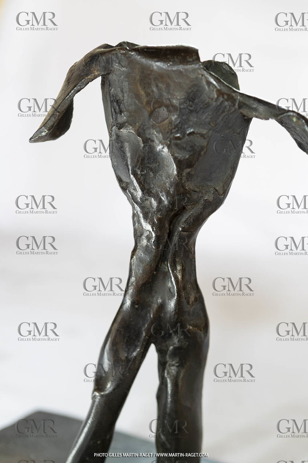 11 02 2020, St Rémy de Provence, (FRA,13), Oeuvre de Germaine Richier, Guerrier n° 11 1956, Bronze patiné foncé, épreuve d'exposition, Fondeur : L. Thinot, Paris, 26,5 x 24 x 29,5 cm, Collection Famille Germaine Richier