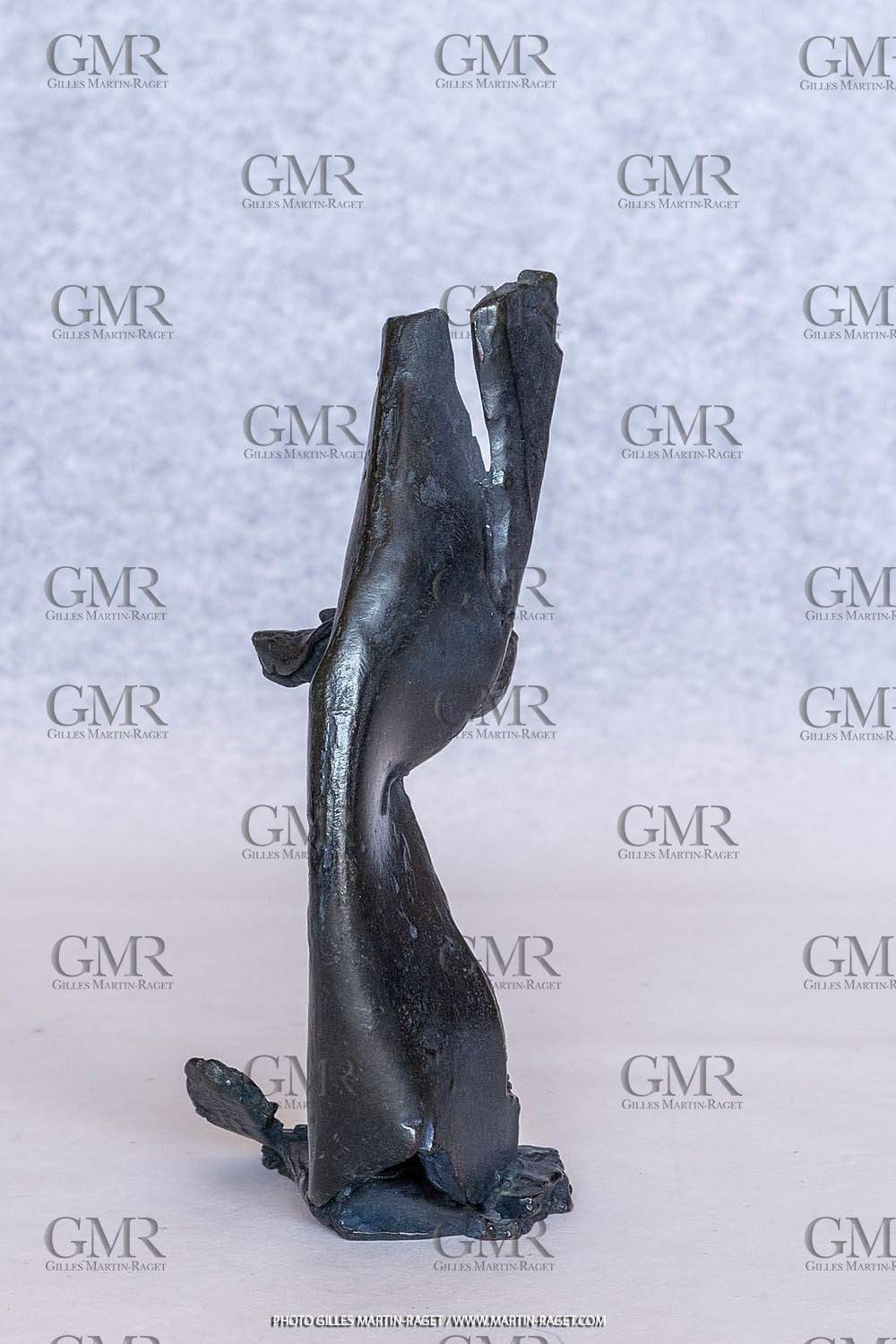 08 01 2023, Marseille (FRA,13), Oeuvre de Germaine Richier, Petit Bronze n°3 1956, Bronze patiné foncé, Epreuve d'exposition, fondeur : L. Thinot, Paris, 16,5 x 7 x 9 cm, Collection particulière