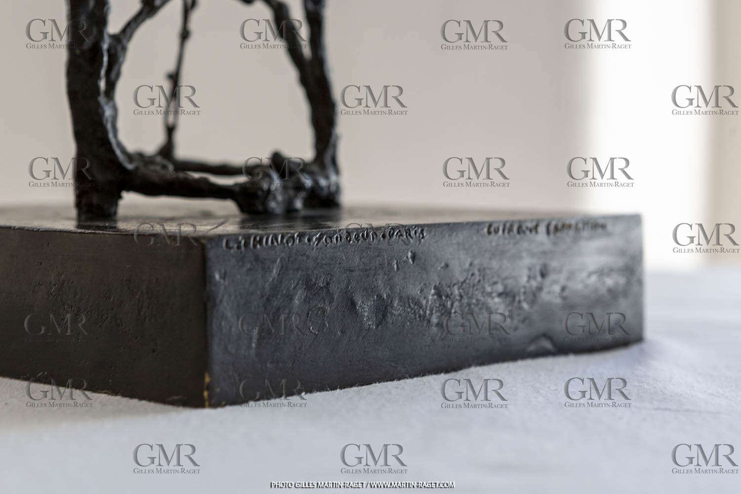 12 07 2020, St Rémy de Provence (FRA,13), Oeuvre de Germaine Richier, Le Sablier I 1946, Bronze patiné foncé, Epreuve d'exposition, Fondeur L.Thinot, Paris, 20,5 x 17 x 17 cm, Collection particulière