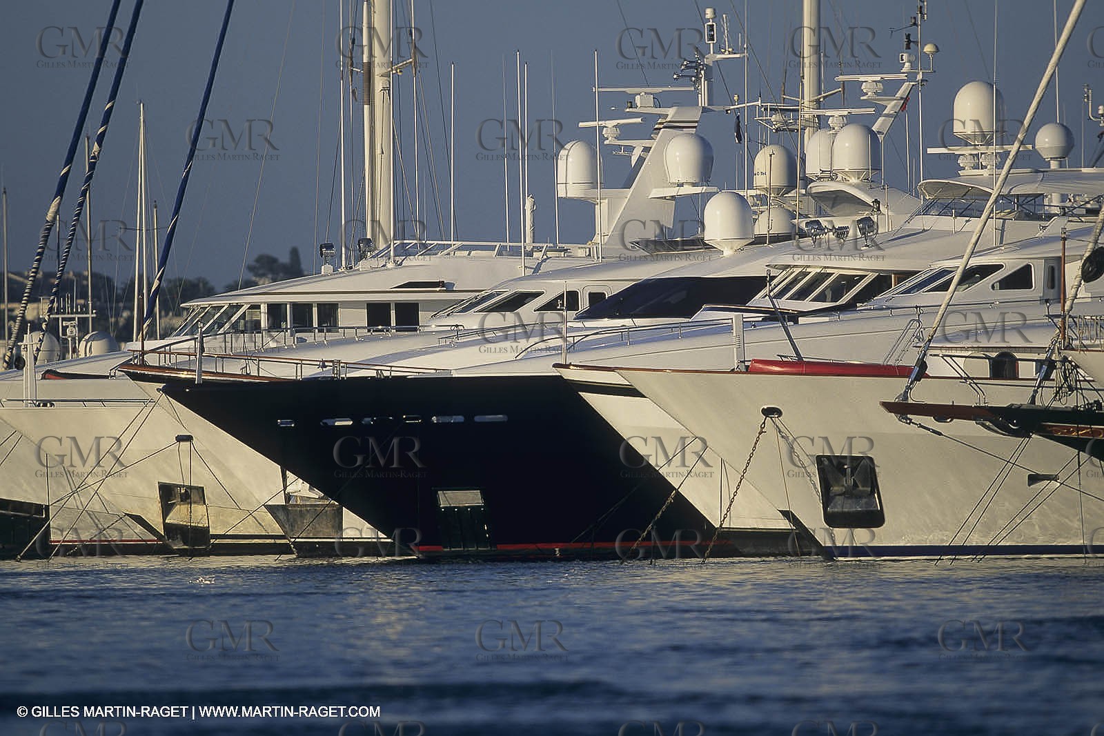 Motor Yachts, Super Motor Yachts