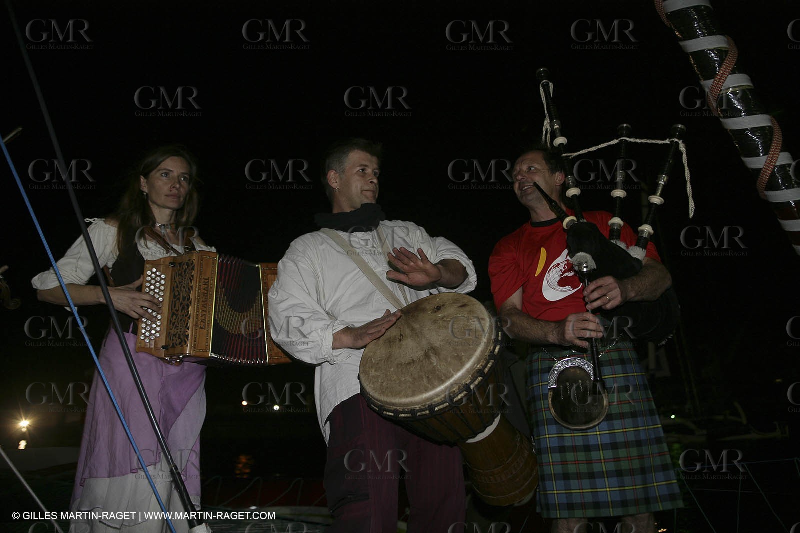 27 10 2006 - Saint Malo (FRA) - Route du Rhum 2006 - Thomas Coville - Sodeb'O - Lock passage