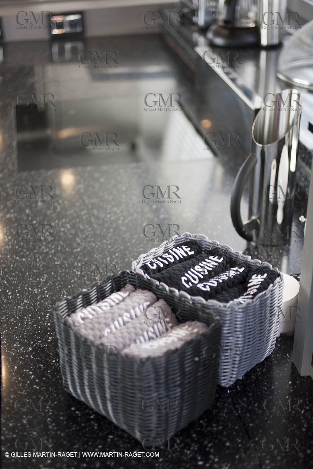 25 02 2011 - La Ciotat (FRA,13) - Super Yachts - Chantier H2X - Cartouche