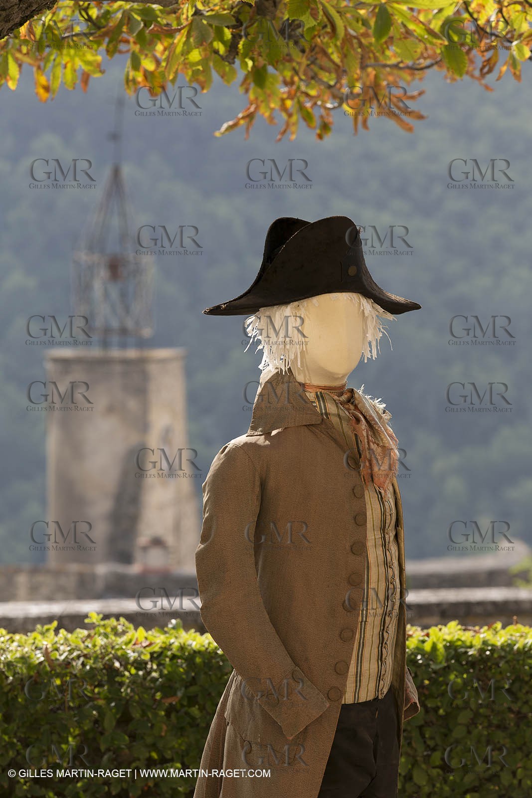 31 10 2013 - Ansouis (FRA,84) - Ansouis castle - Costumes of the exhibit Men costumes