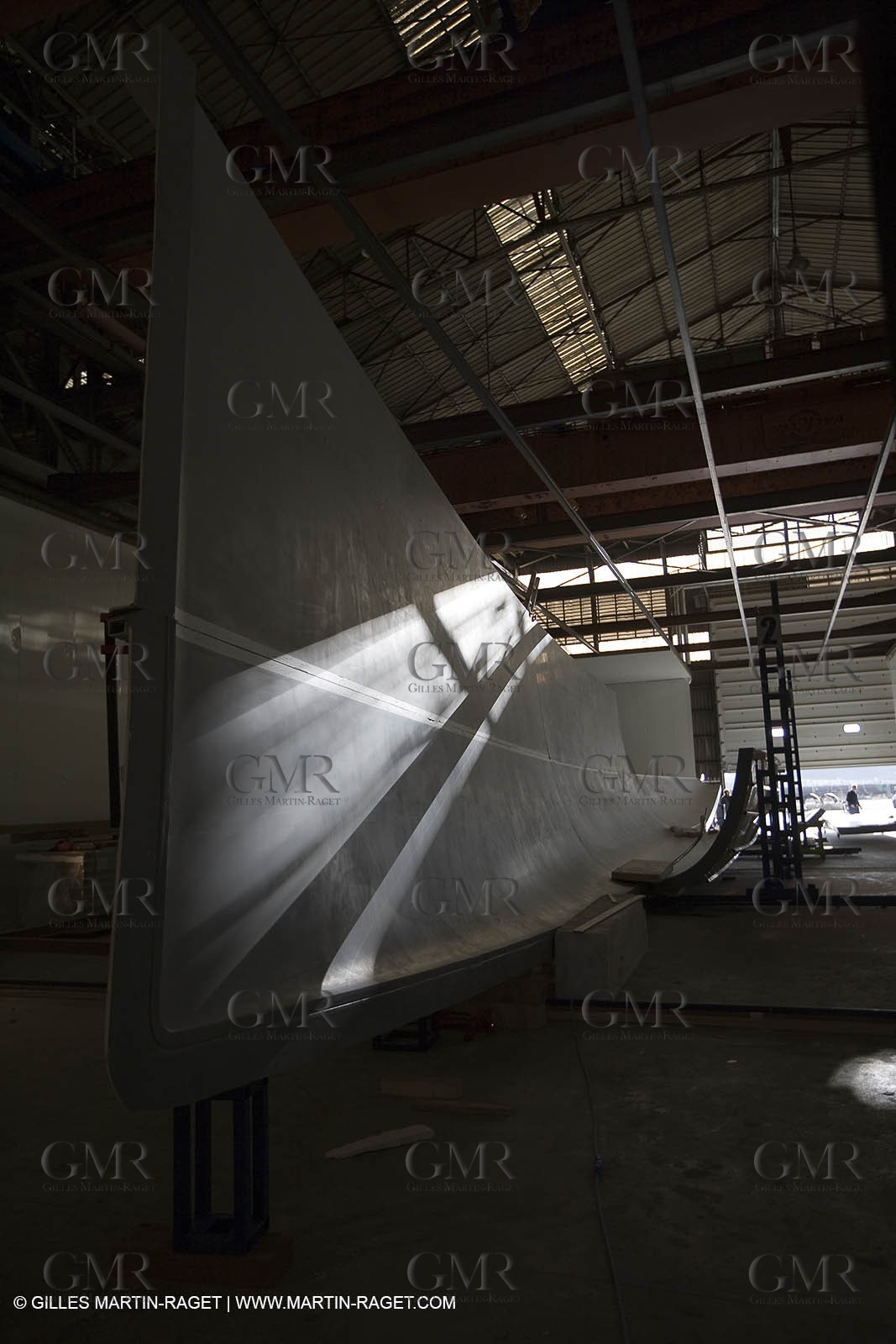 22 01 2008 - La Ciotat (FRA, 13) - Construction of cruising catamaran Nahema at H2X boatyard - Mould construction