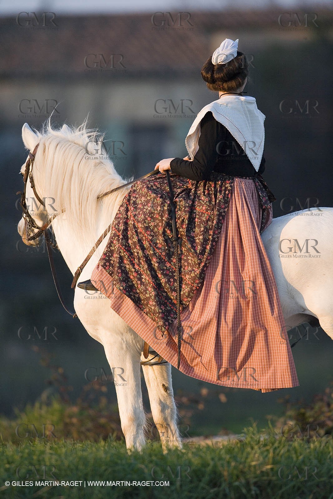 23 02 2007 - Arles, Nathalie Chay, Queen of Arles - Amazone horse riding