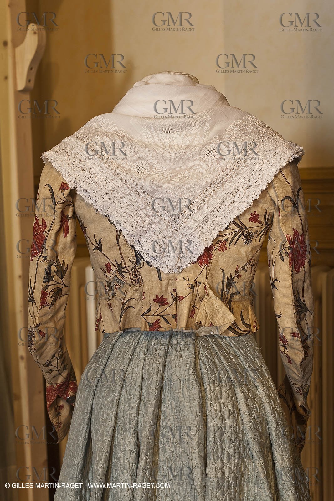 December 2009 - Boutis