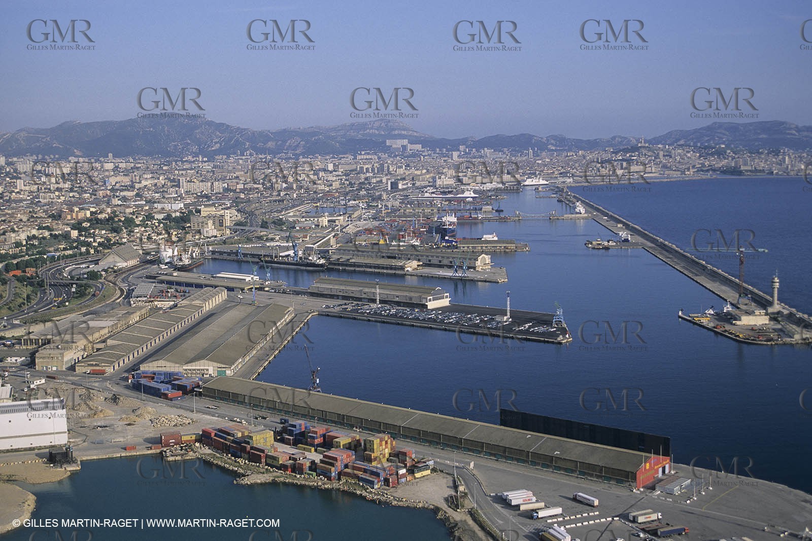 Monde maritime, opérations porturaires, ports, manoeuvres, marine world, harbour operations, maritime shipping,